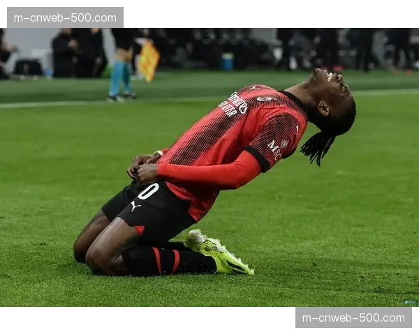 马赛警方逮捕四名涉嫌在网上散布种族主义言论攻击球员的球迷